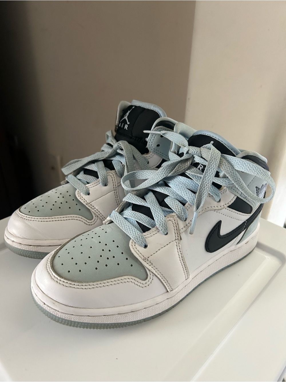 Nike Kids Air Jordan 1 Mid - White, Light Gray, Black